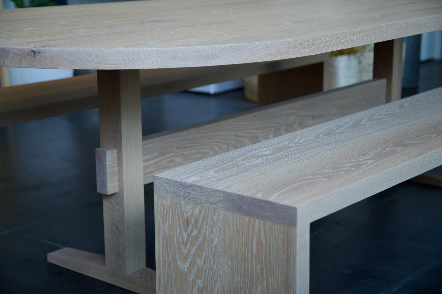 Hallis Dining Table