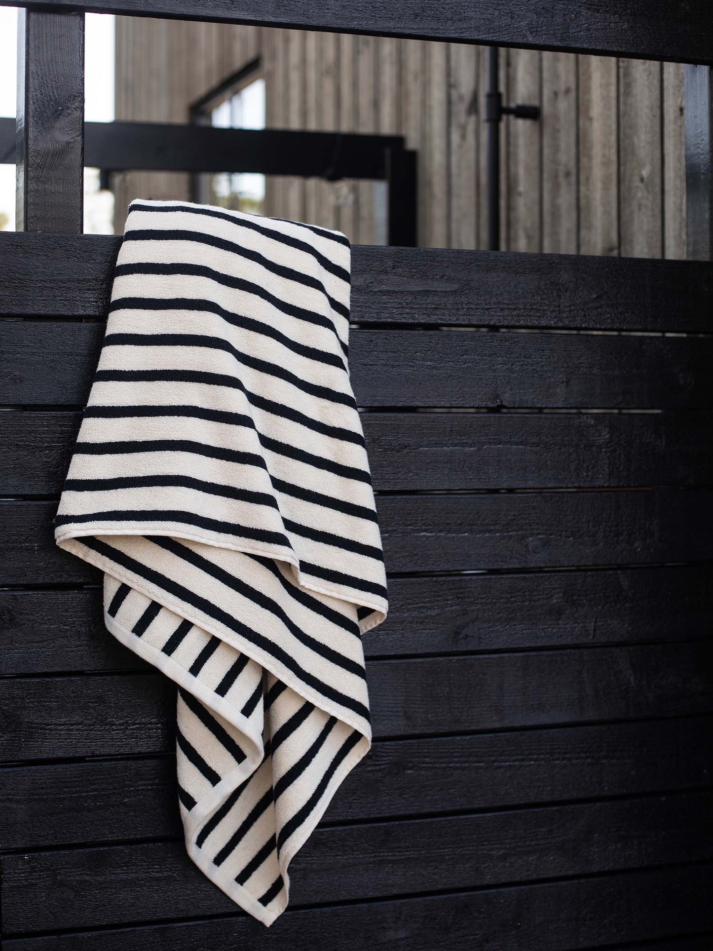 Bonnie Bath Towel - Black
