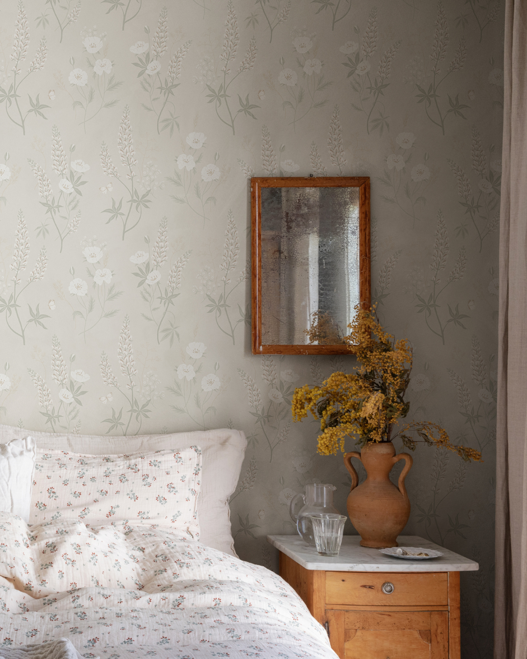 Emma, Linen